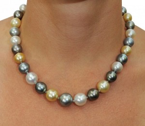 Strand of Mixed Pearls (Golden, South Sea, Tahitian, White) Strand of Mixed Pearls (Golden, South Sea, Tahitian, White)